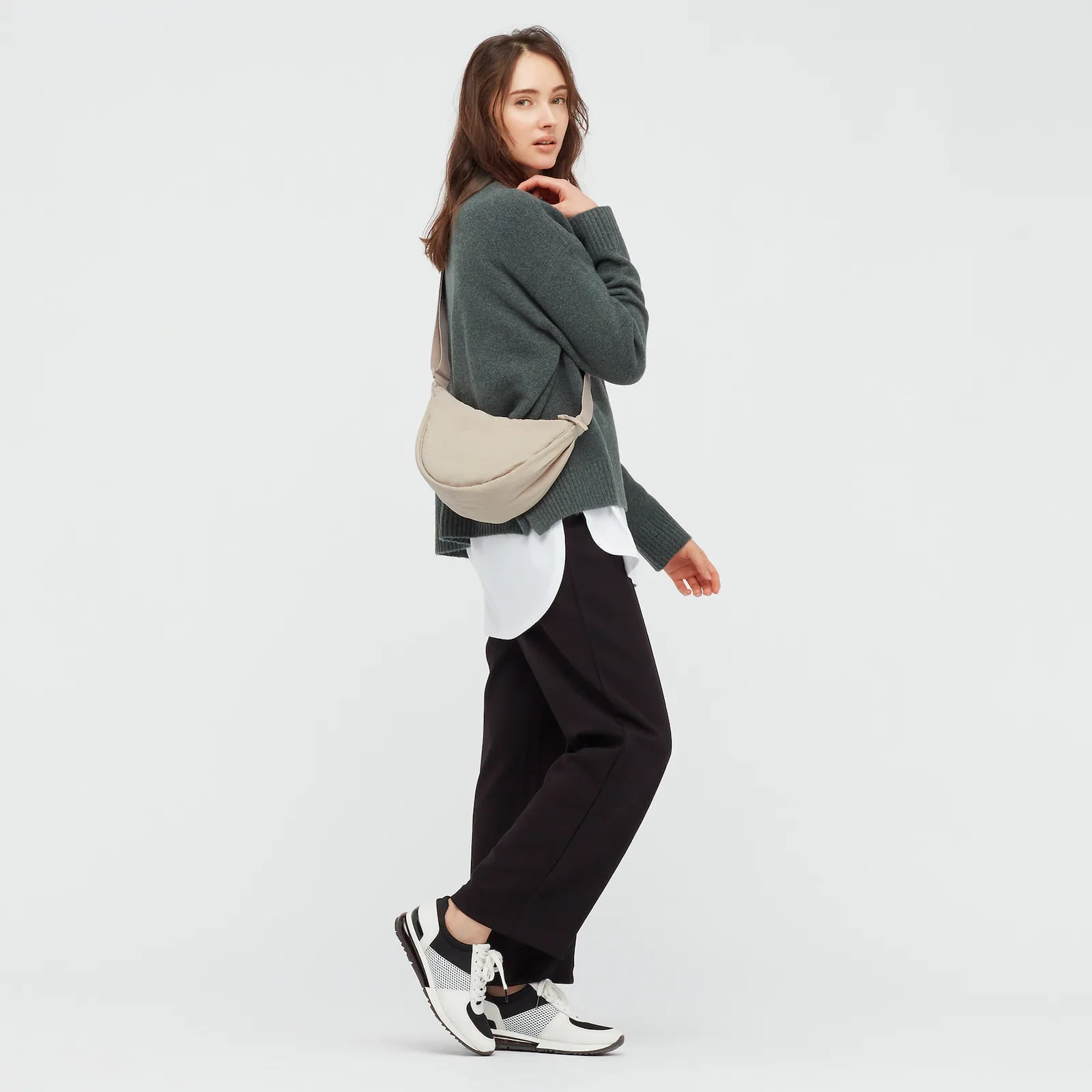 This $20 TikTok-Approved Uniqlo Bag Is the Ultimate Fall Accessory