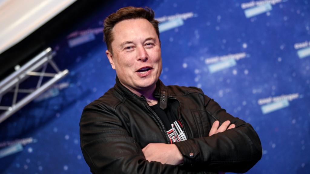 Elon Musk Defends Controversial Blue Checkmark Twitter Plan to Stephen King