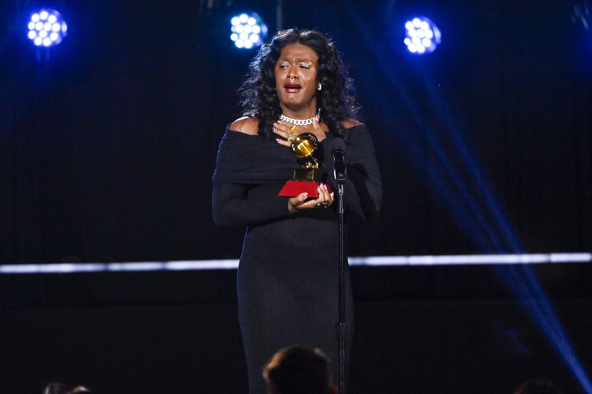 Liniker Receives Standing Ovation After Becoming the First Trans Artist to Win a Latin Grammy