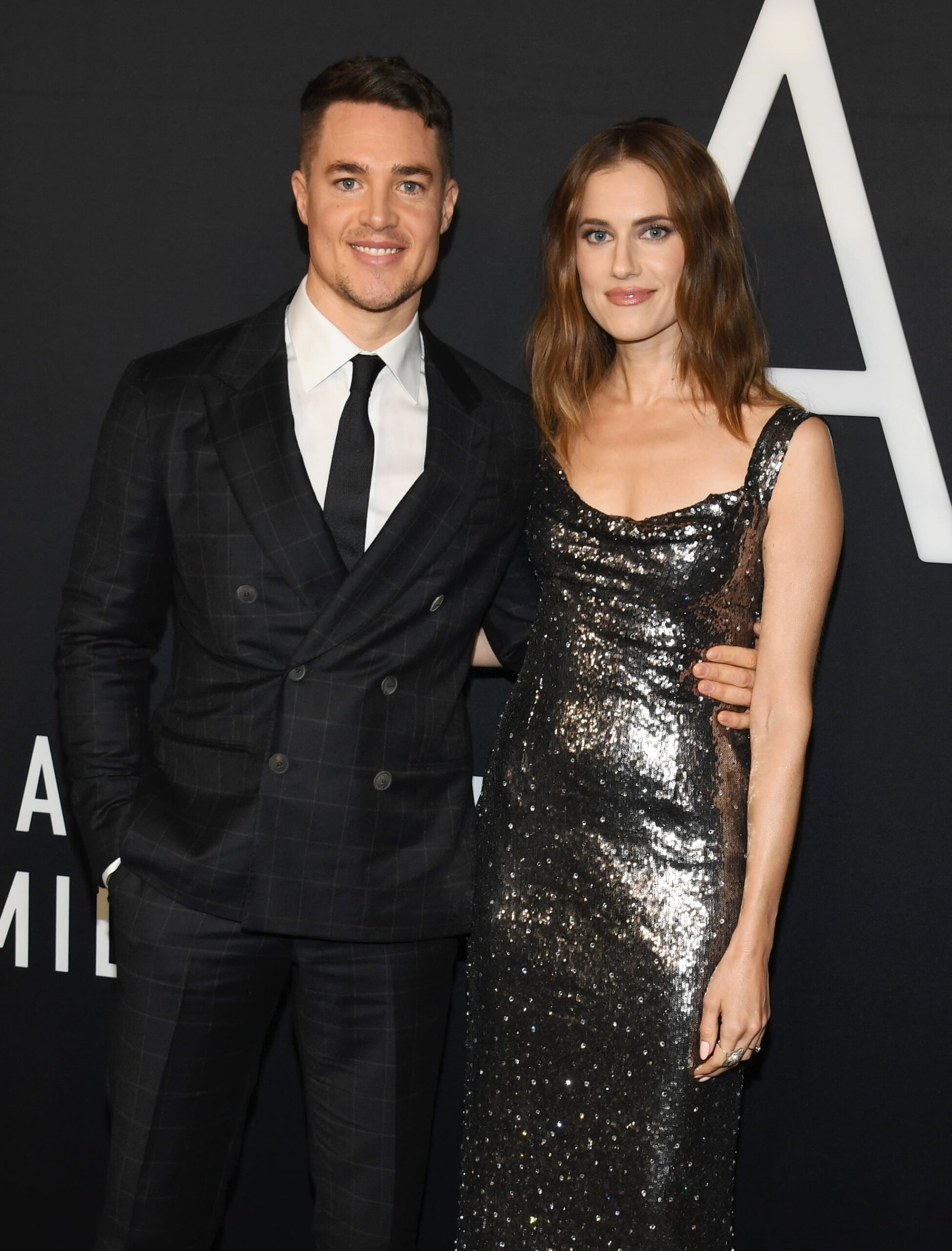 Allison Williams and Alexander Dreymon Are Engaged: “I’m So Proud of My Gorgeous Fiancée”