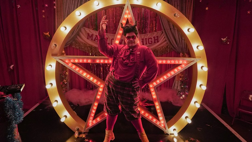 Stoic Boards Damned if You Do, Led by Kate Siegel and Harvey Guillén